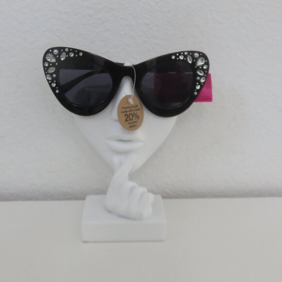 (#127) Betsey Johnson Black Wing Diamond Sun Glasses main image 4